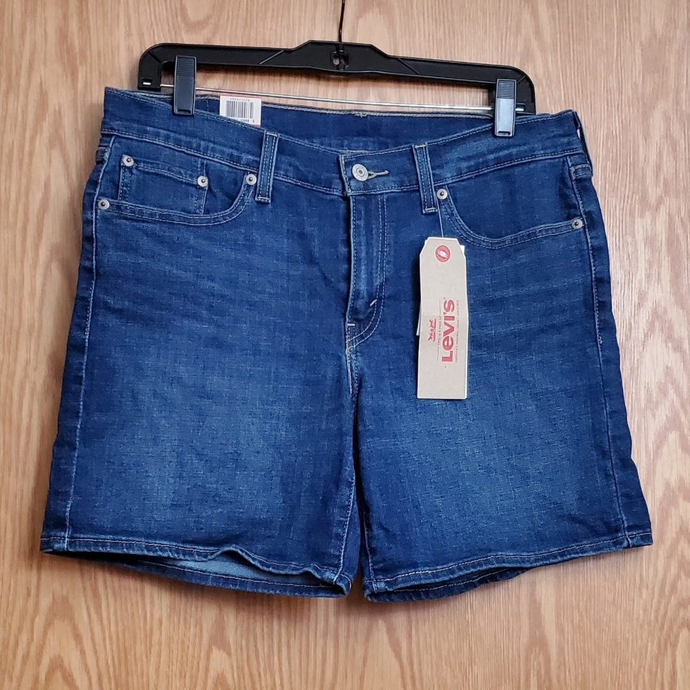 Levi's mid rise classic shorts